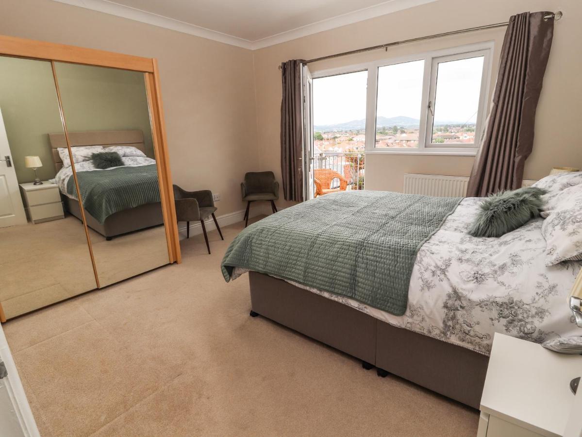 Ty Uchaf Apartment *