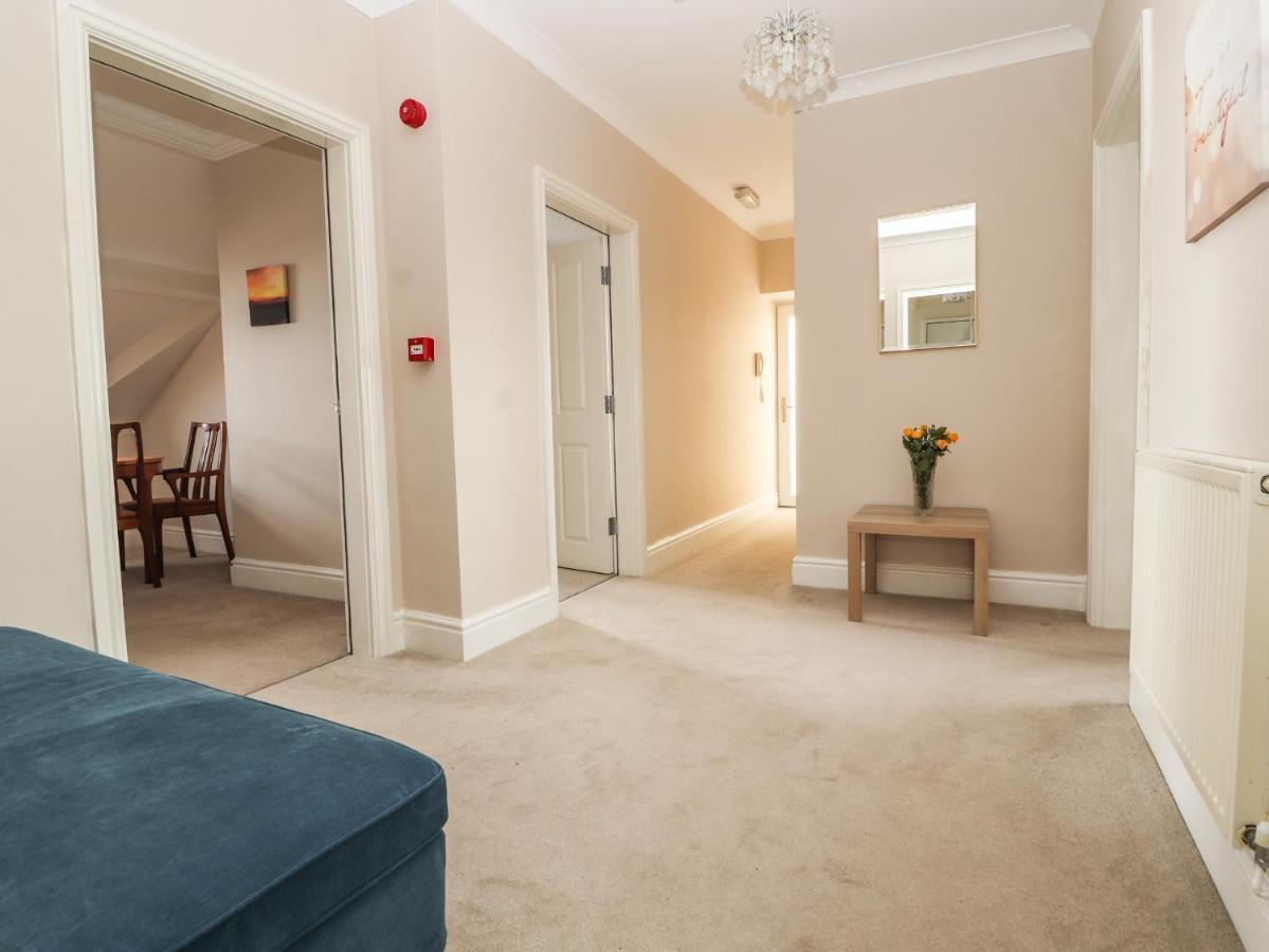 Ty Uchaf Apartment *